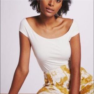 Maeve by Anthropologie White Off Shoulder Crop Tee